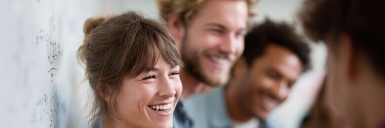 Wir geben die Mehrwertsteuersenkung natürlich an die Teilnehmer*innen der Präsenzseminare weiter