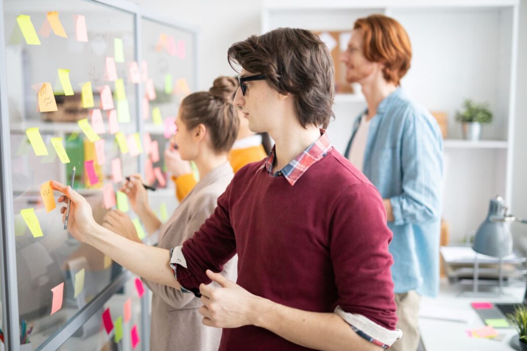 Wir geben die Mehrwertsteuersenkung natürlich an die Teilnehmer*innen der Präsenzseminare weiter